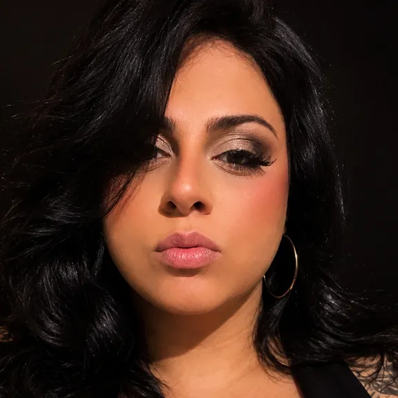 Foto de perfil de Tia Camila | Camila Esteves